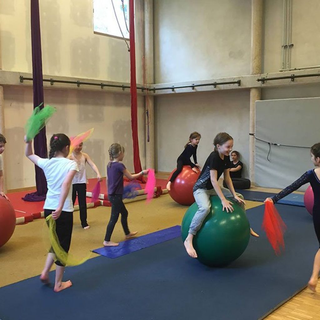 kideaz activite ecole de cirque zaltimbanq luxembourg une