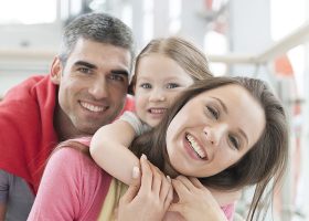 kideaz culture medias allocations maternite education