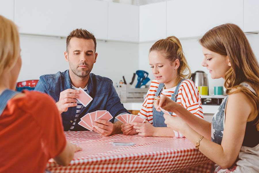kideaz jeux cartes societe famille enfants parents