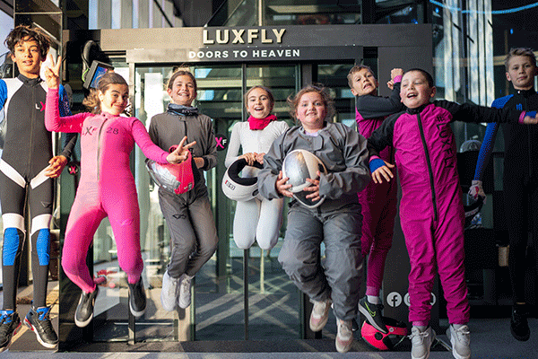 kideaz luxfly indoor skydive sterpenich luxembourg stages vacances enfants