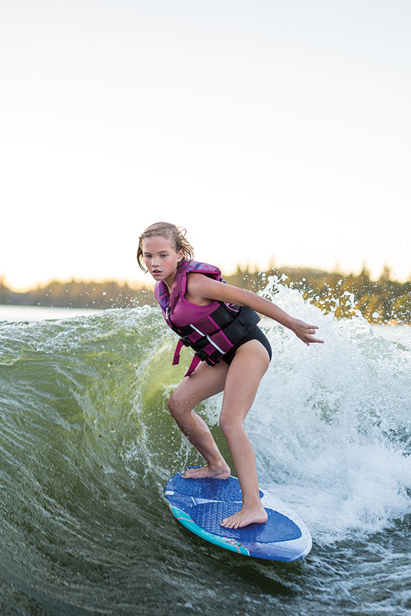 kideaz wakeboard enfant adolescent activite nautique aquatique luxembourg