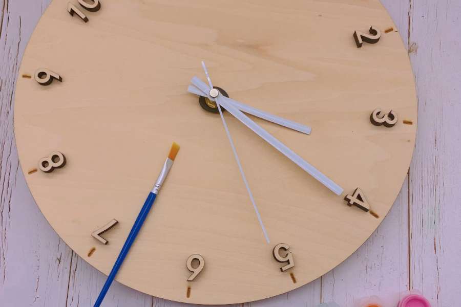kideaz copyright event facilitec tiers lieu  atelier cratif horloge en bois