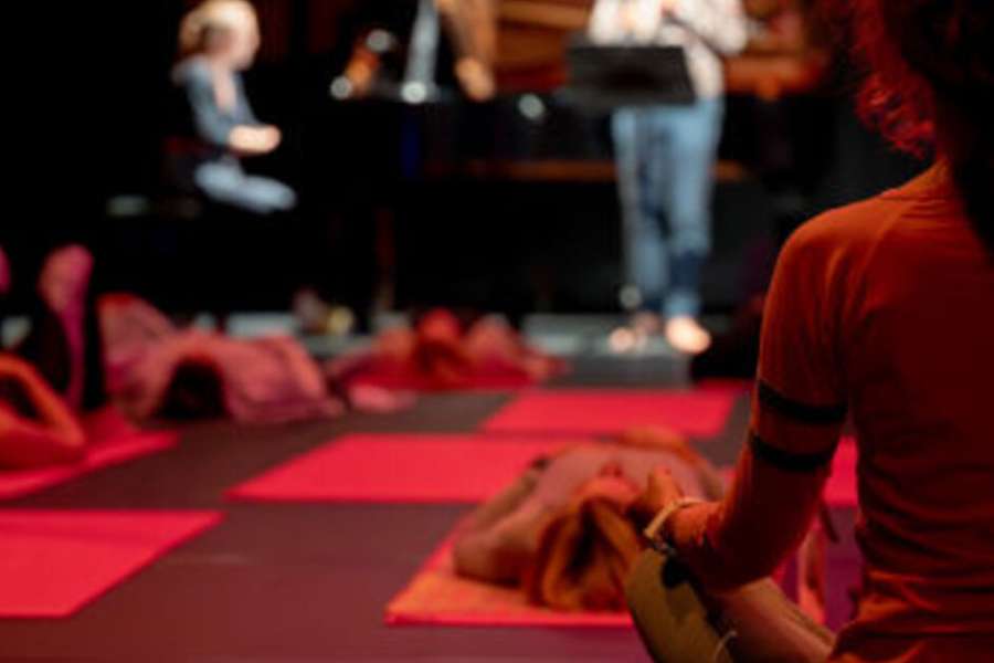 kideaz copyright event philharmonie  yoga schumann 1