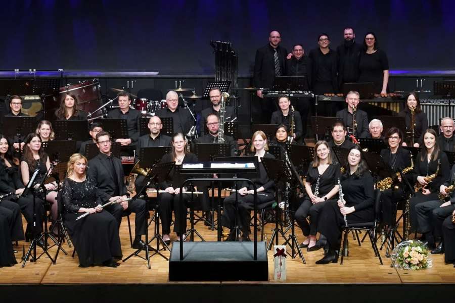 kideaz copyright event philharmonie  symphonic winds rock legends