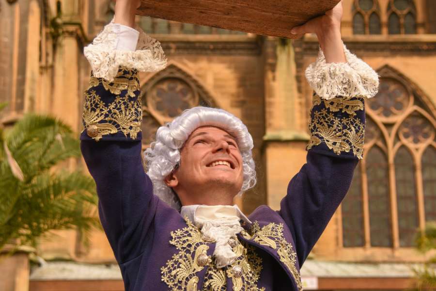 kideaz copyright event echappees temporelles  escape game urbain le cadeau disparu de louis xv