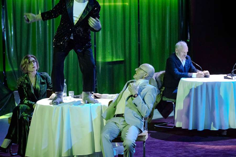 kideaz copyright event grand theatre de la ville de luxembourg  elizabeth costello seven lectures and five moral tales