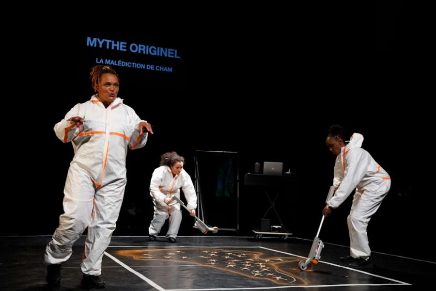 kideaz copyright event ariston escher theater  blind spot