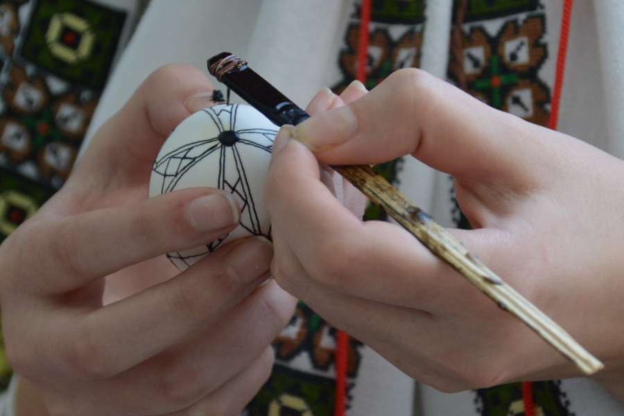 kideaz copyright event les amis du chateau de vianden  lart des ufs de pques en roumanie