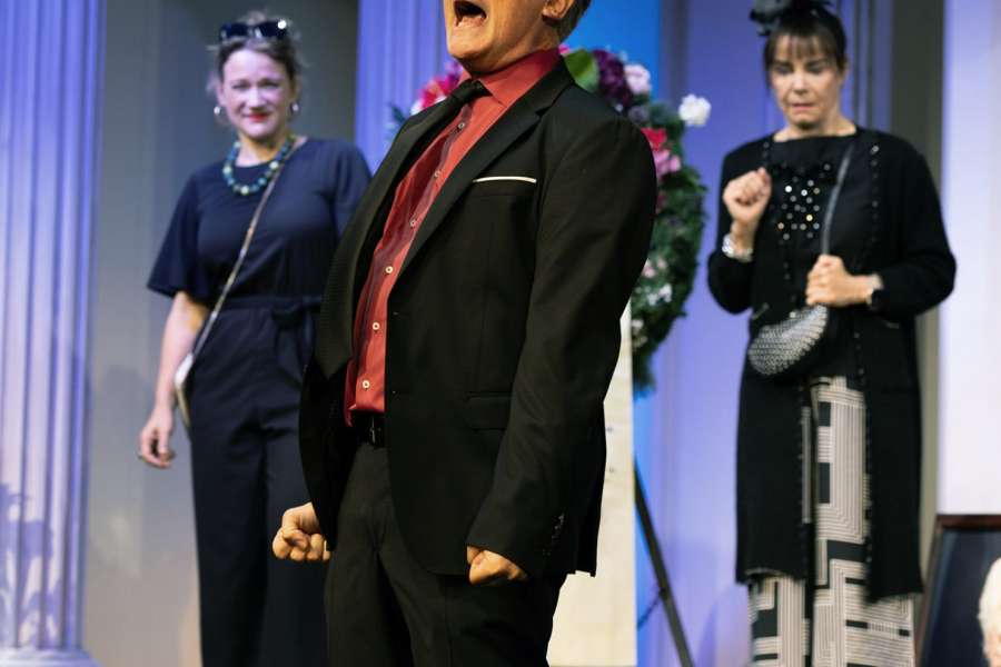 kideaz copyright event cube 521  kalter weier mann