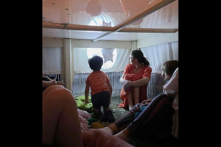 kideaz copyright event kannermusee plomm  sous la table