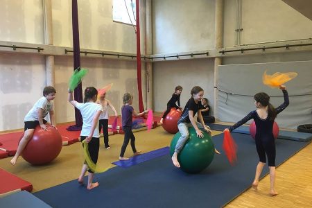 kideaz activite ecole de cirque zaltimbanq luxembourg une